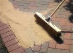 Kiln Dried Sand is the easy way to achieve strong, secure paving. It is suitable for a variety of applications and can be brushed directly from the bag. It is available in showerproof, tear-resistant bag.