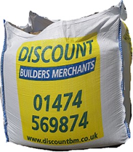 Bulk Bag Cotswold Chippings - A light cream angular chipping which when wet is a darker attractive cream colour.